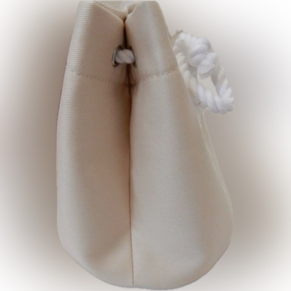 LOW START: Christian Dior NWOT Cream Drawstring Beauty Pouch - Picture 5 of 5
